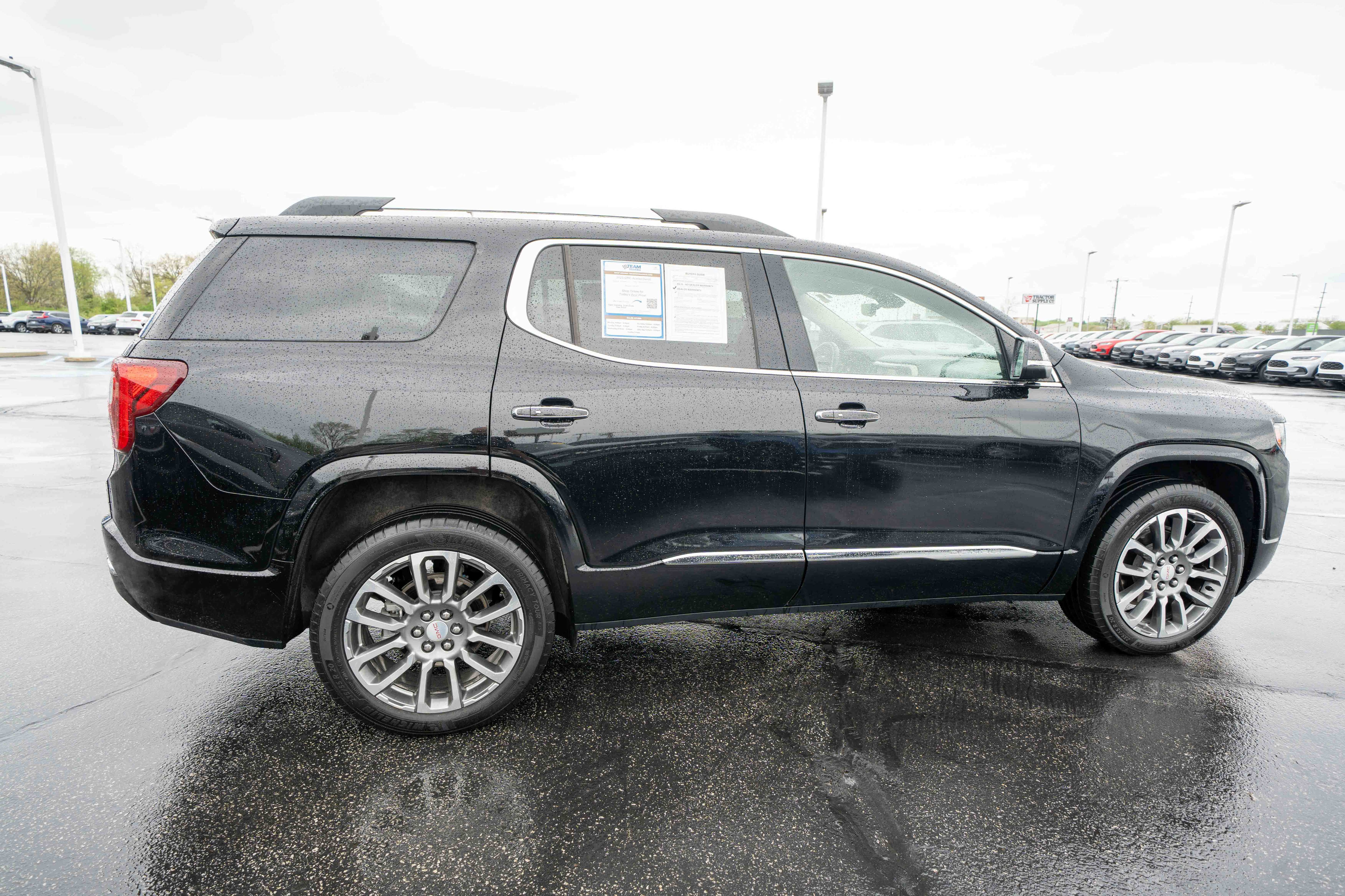 Used 2023 GMC Acadia Denali w/ Denali Ultimate Package AWD/4WD image 6