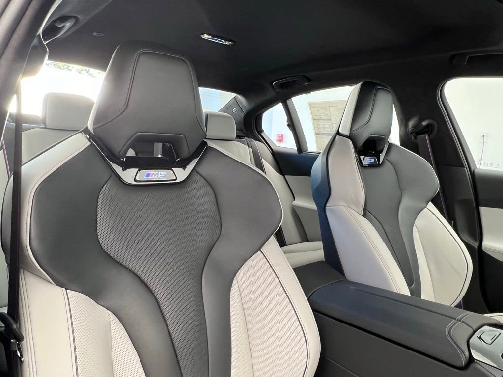 New 2026 BMW M5 w/ Carbon Package image 7
