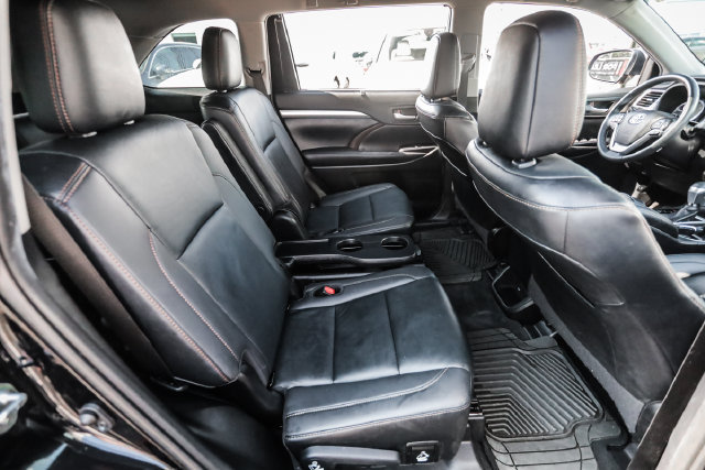 Used 2019 Toyota Highlander XLE AWD/4WD image 59