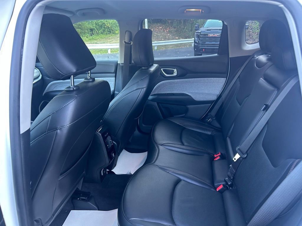 Used 2022 Jeep Compass Latitude image 15