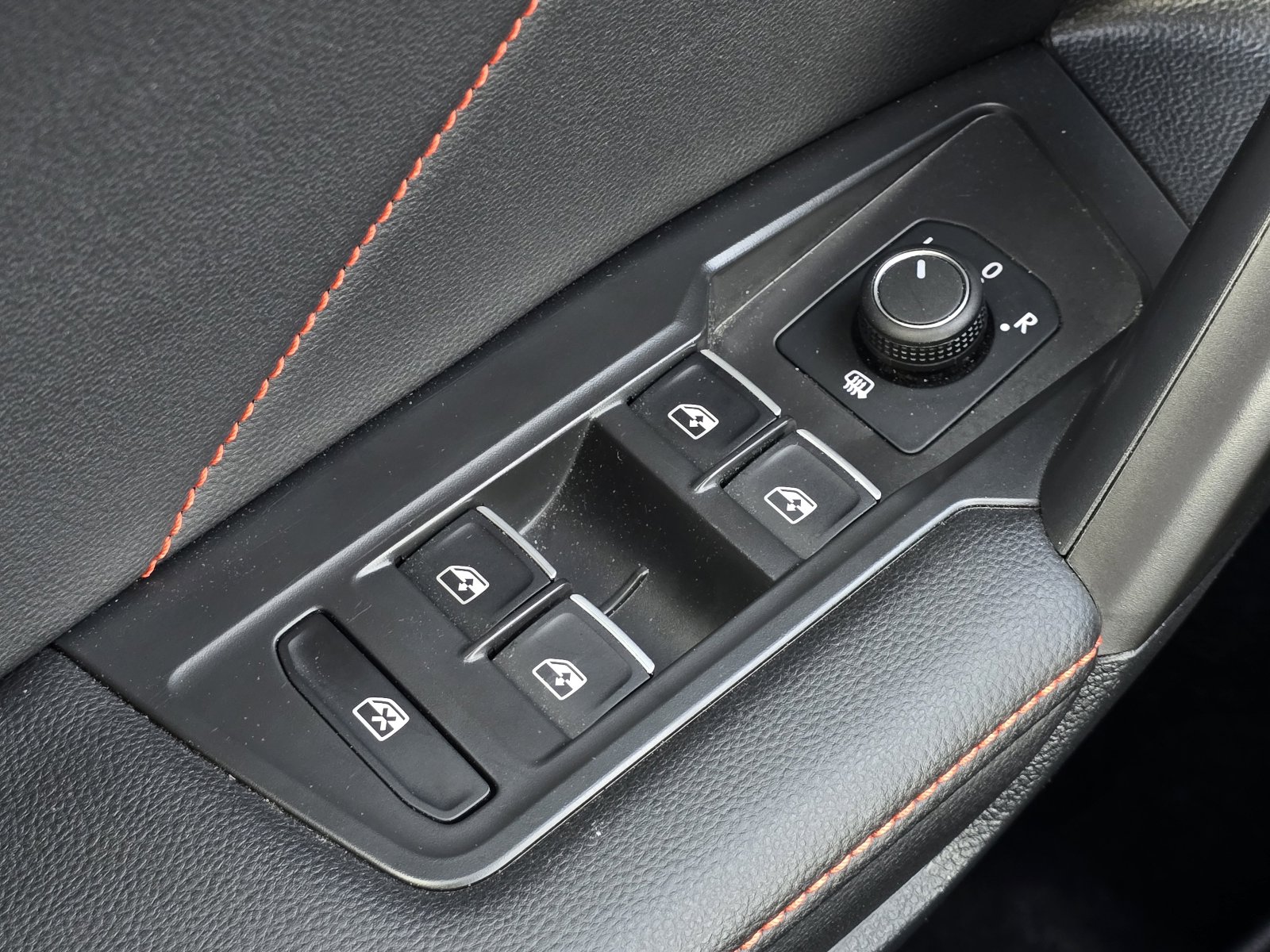 Used 2024 Volkswagen Tiguan Wolfsburg Edition AWD/4WD image 23