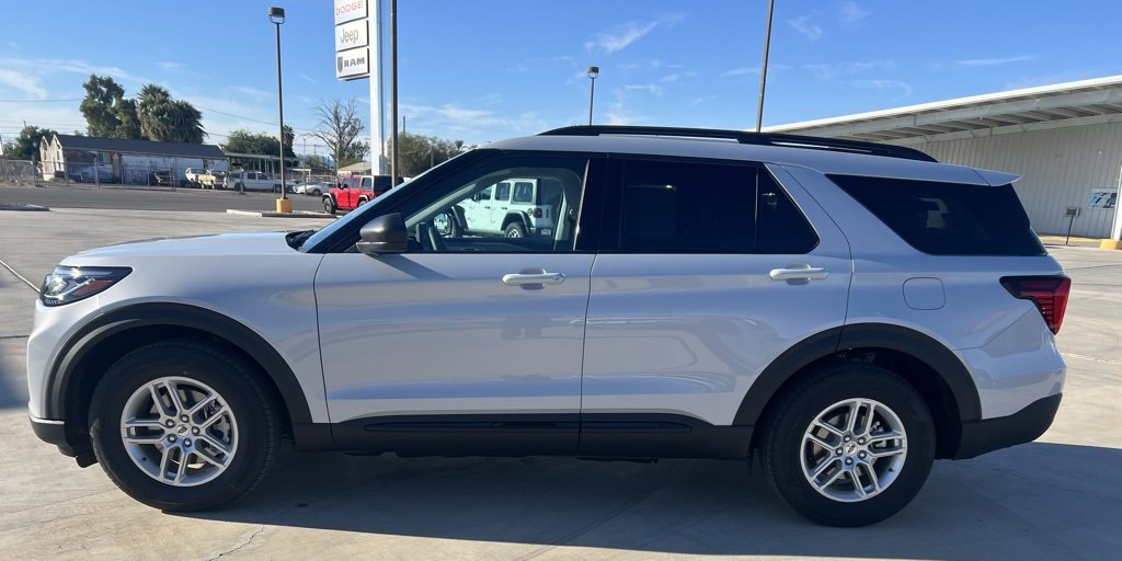 New 2026 Ford Explorer Active image 2