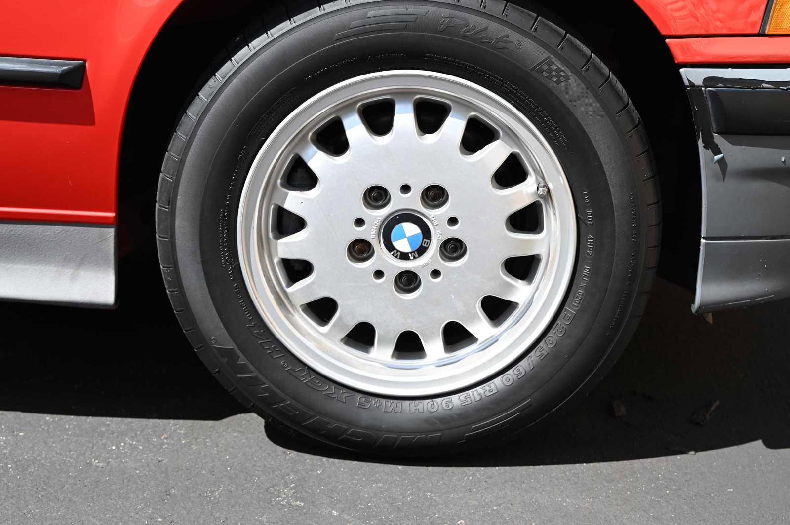 Used 1992 BMW 325i Sedan image 9