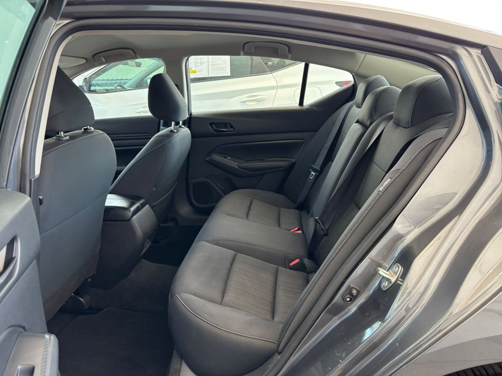 Used 2025 Nissan Altima 2.5 SV FWD image 25