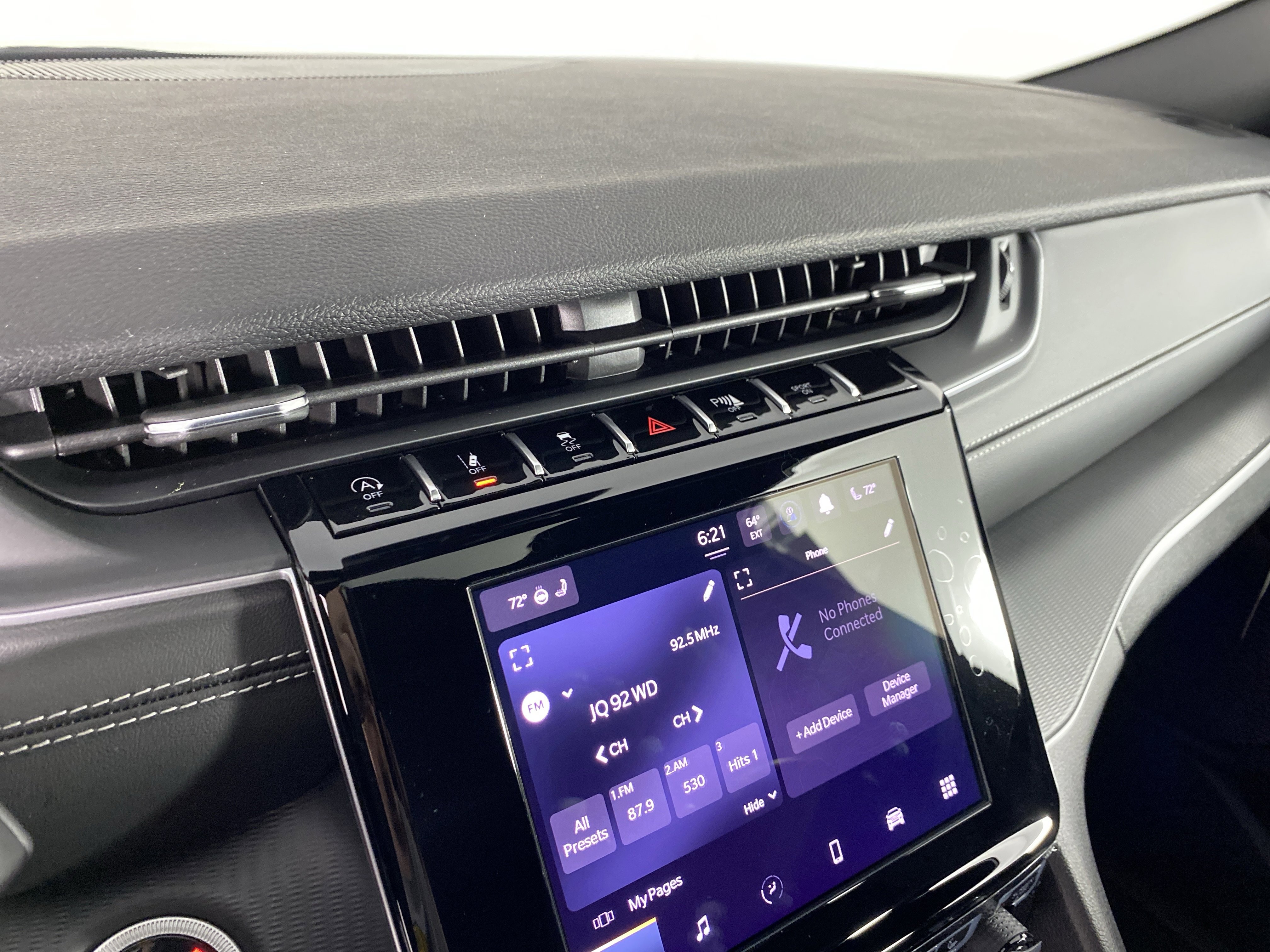 New 2025 Jeep Grand Cherokee Altitude image 36