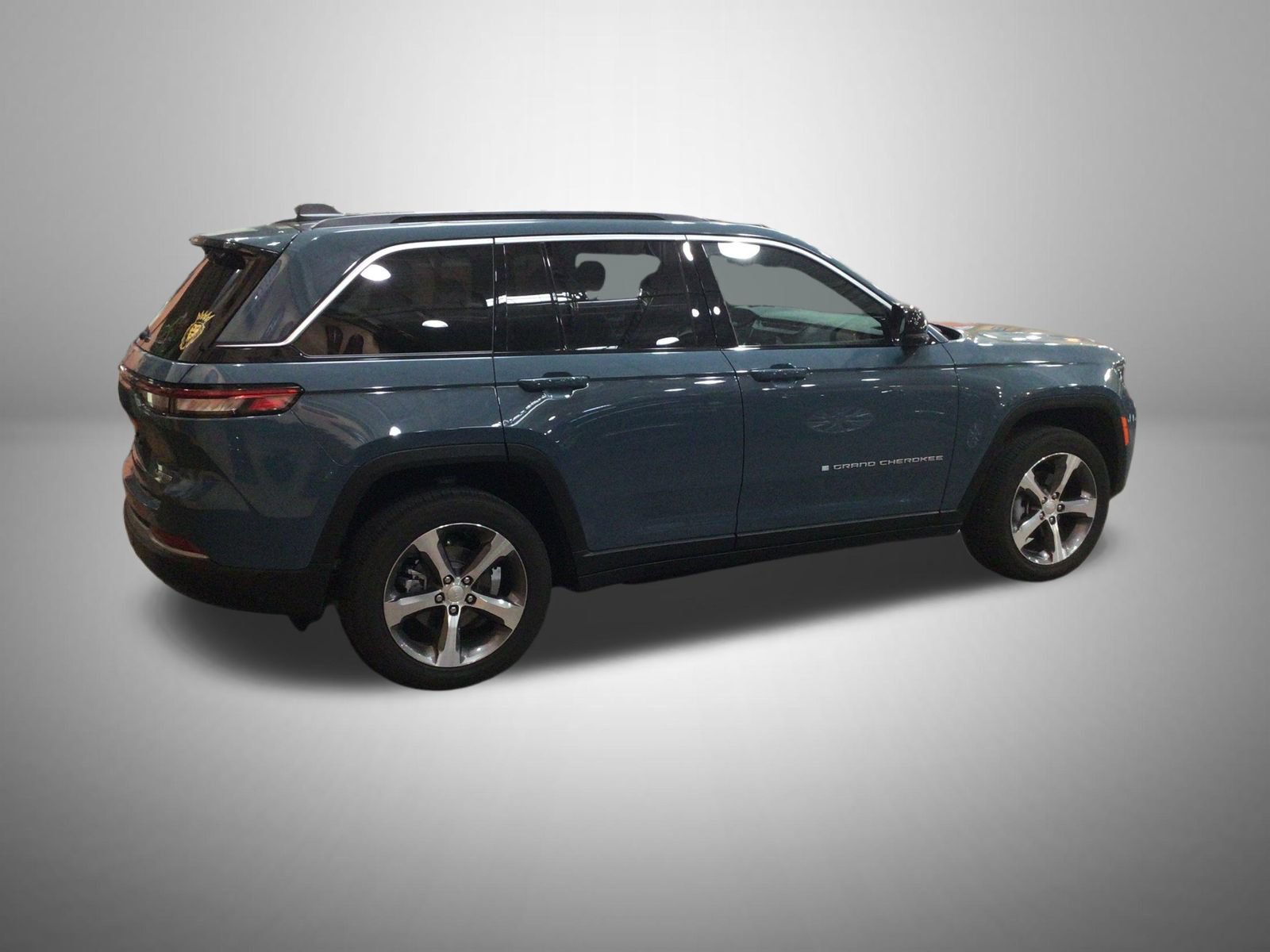 Used 2026 Jeep Grand Cherokee Limited w/ Trailer Tow Package AWD/4WD image 2
