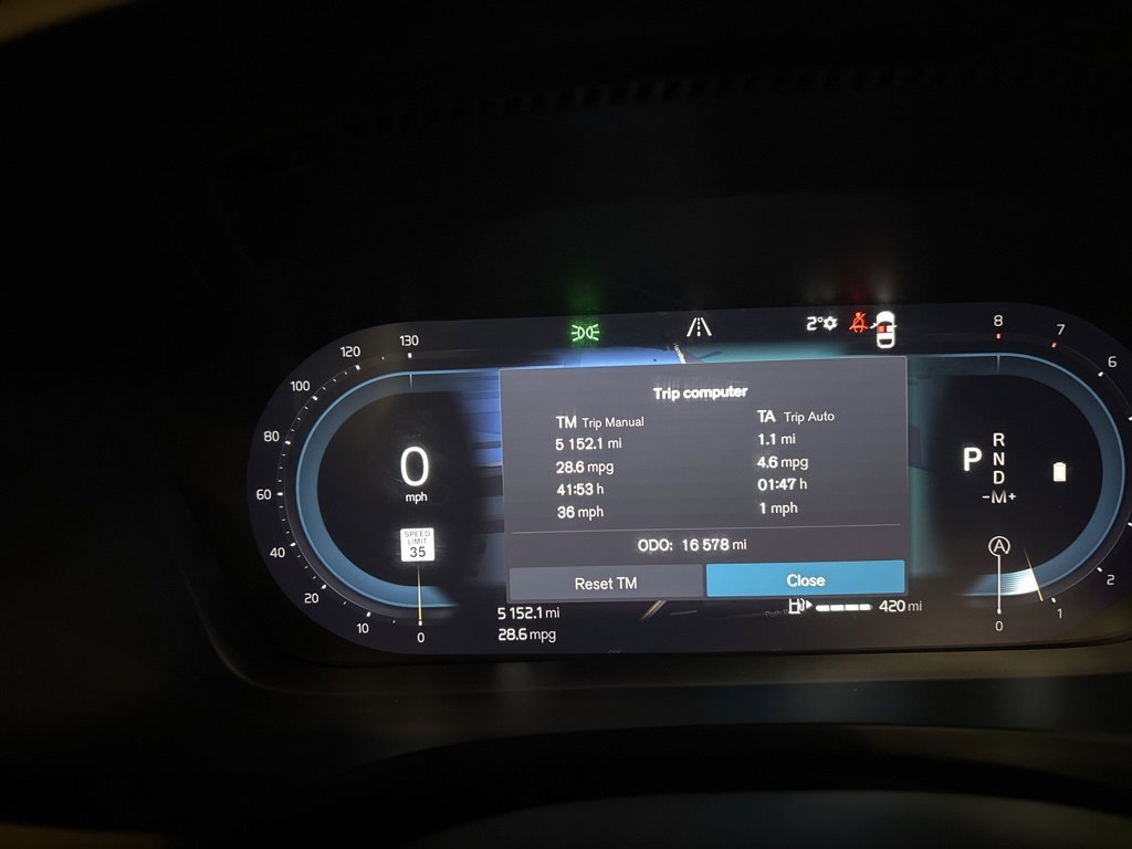 Certified 2025 Volvo V60 B5 Cross Country Plus image 7