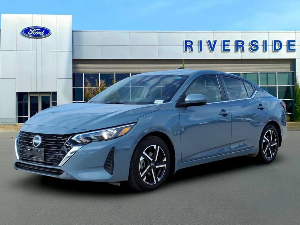 Used 2025 Nissan Sentra SV FWD image 3