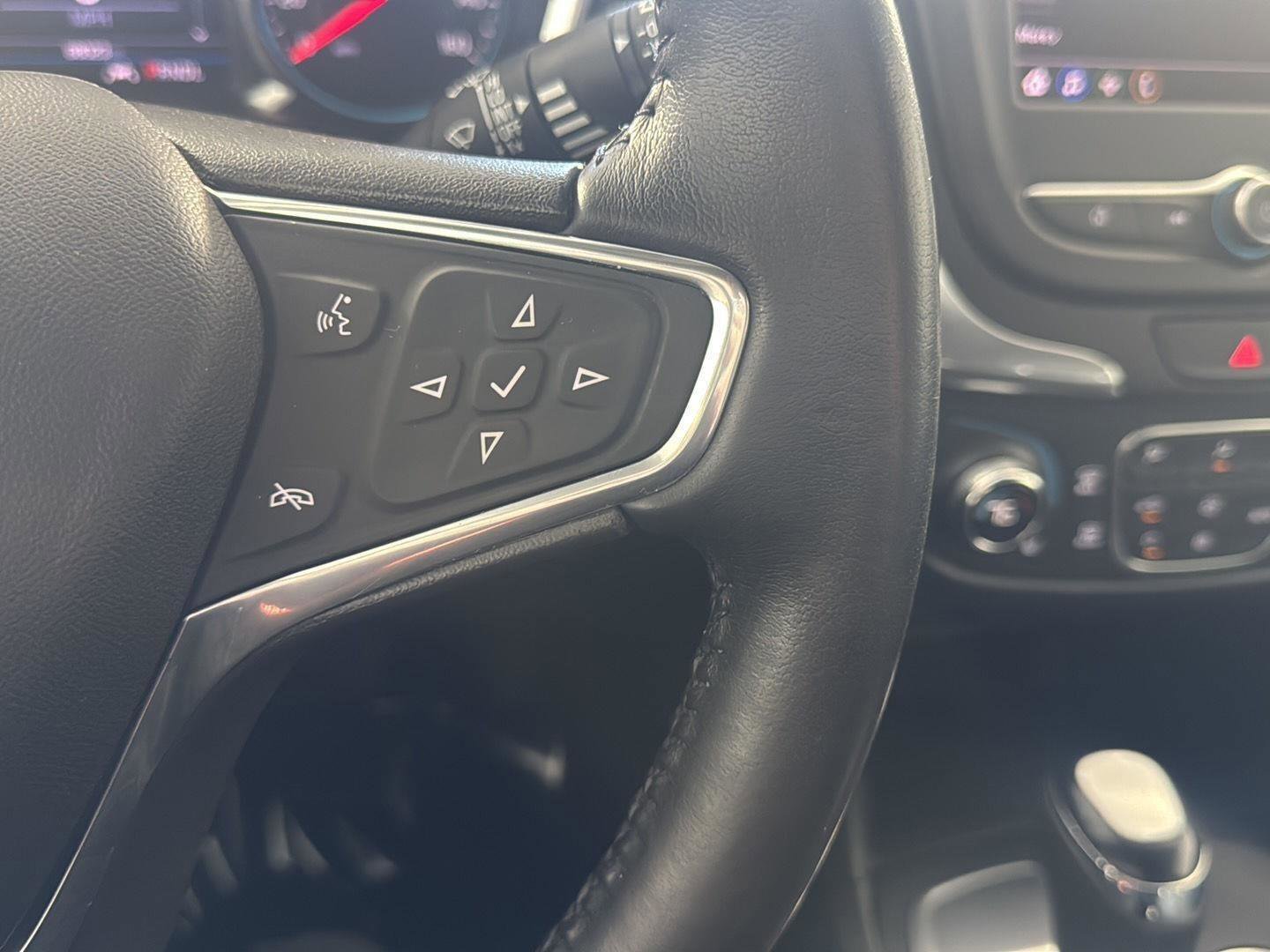 Used 2020 Chevrolet Equinox LT FWD image 18