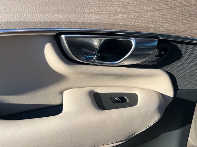 New 2026 Volvo XC90 B6 Plus image 24