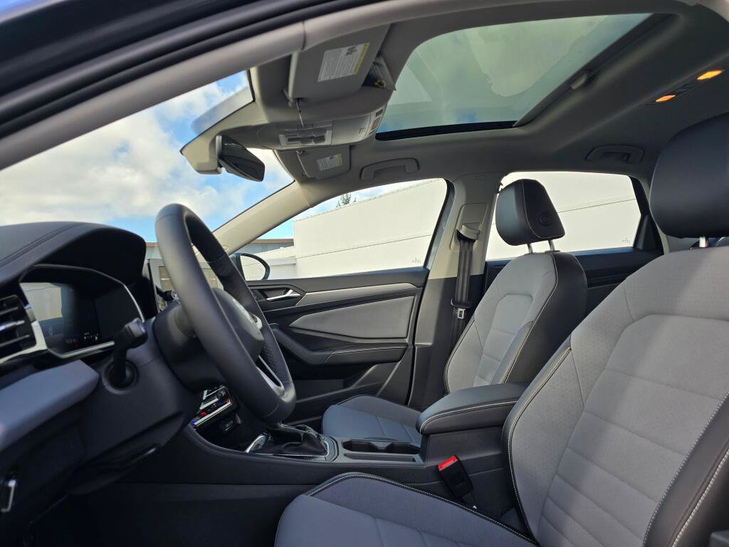 New 2026 Volkswagen Jetta SE FWD image 19