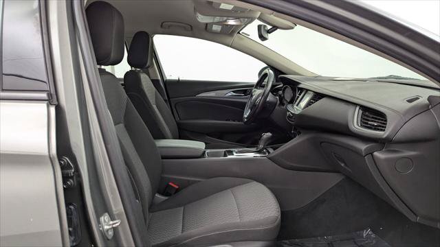 Used 2018 Buick Regal Preferred w/ Driver Confidence Package #1 FWD image 17