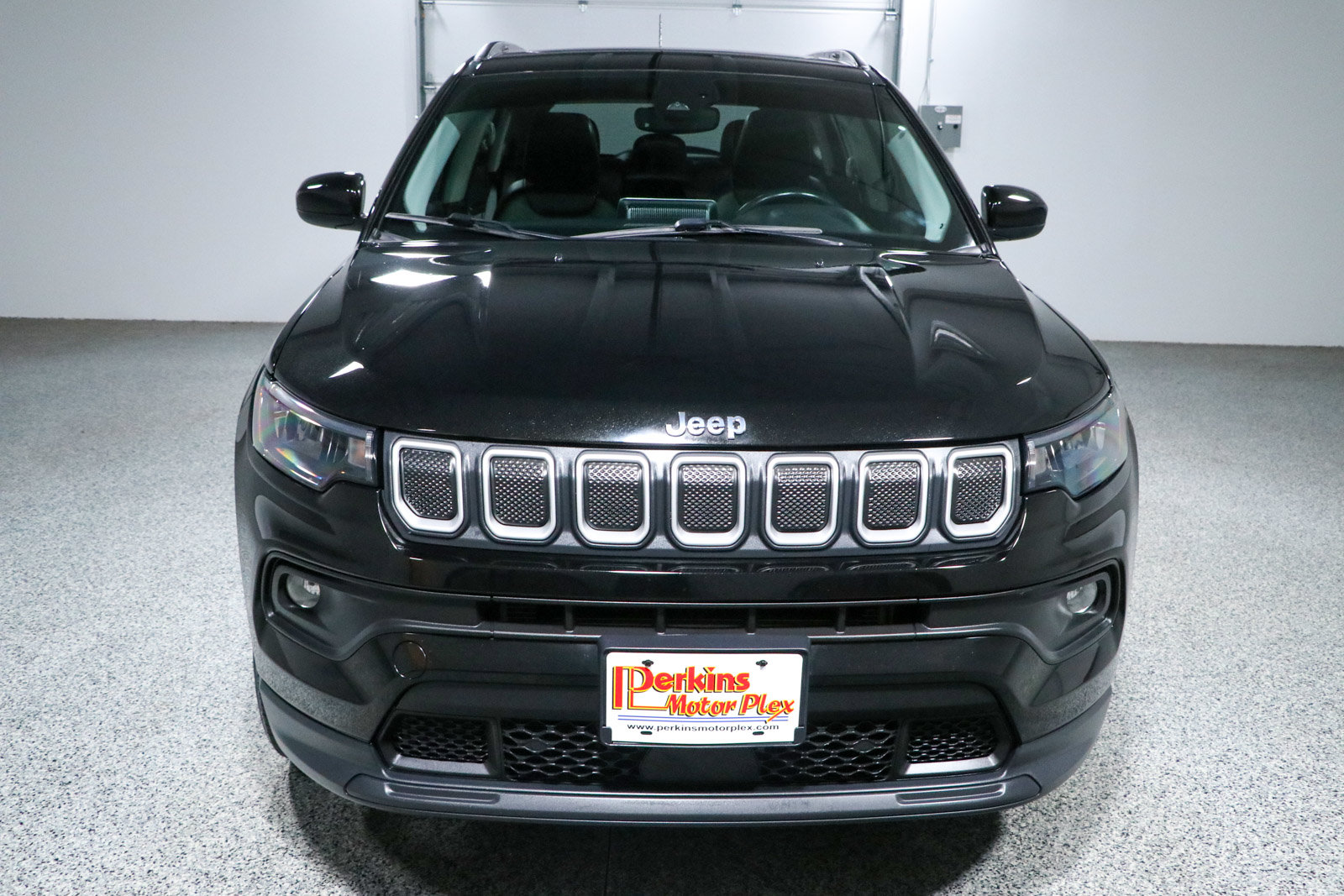 Used 2022 Jeep Compass Latitude w/ Sun and Sound Group AWD/4WD image 4