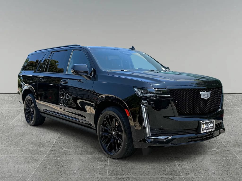 Used 2024 Cadillac Escalade ESV Sport w/ LPO, ONYX Package AWD/4WD image 9