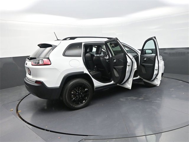 Used 2023 Jeep Cherokee Altitude Lux image 40