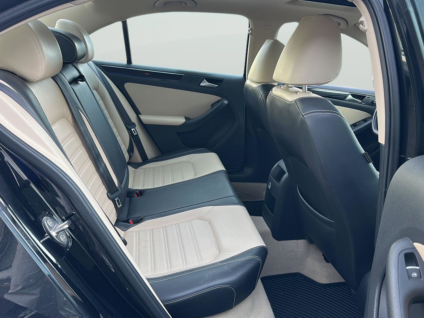 Used 2016 Volkswagen Jetta SEL Premium w/ Lighting Package image 21