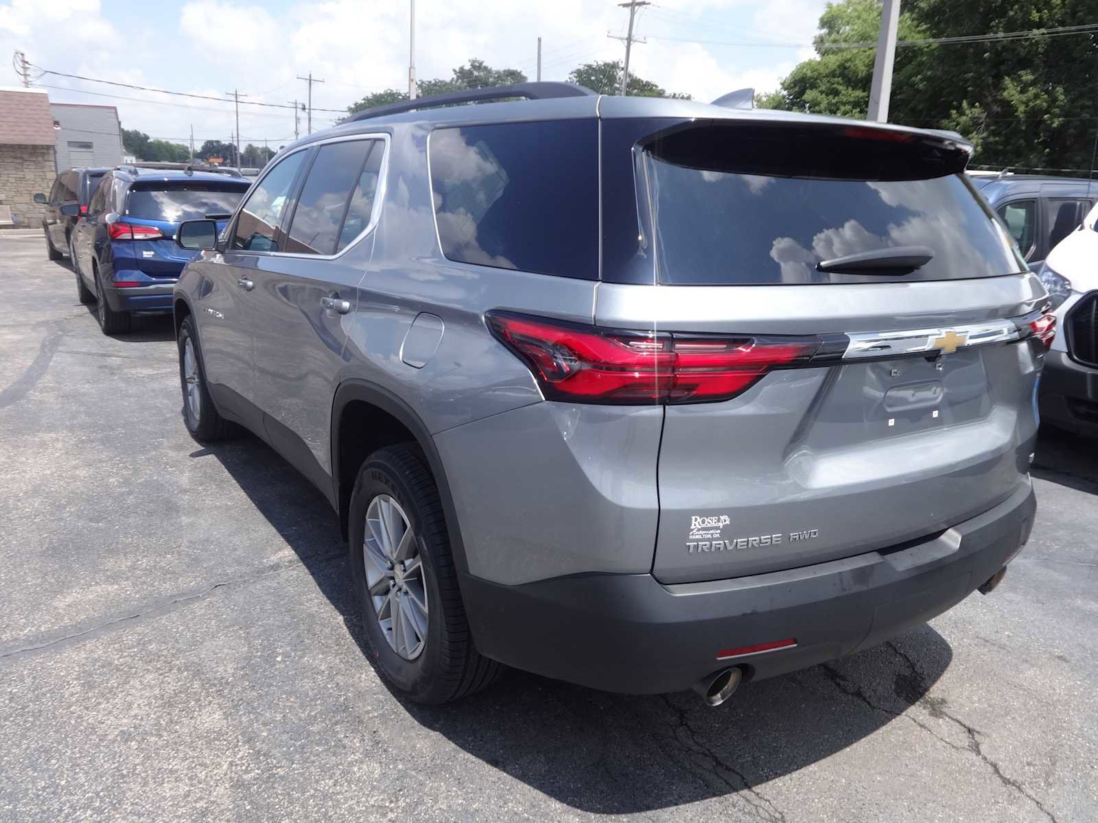 Used 2023 Chevrolet Traverse LT image 5