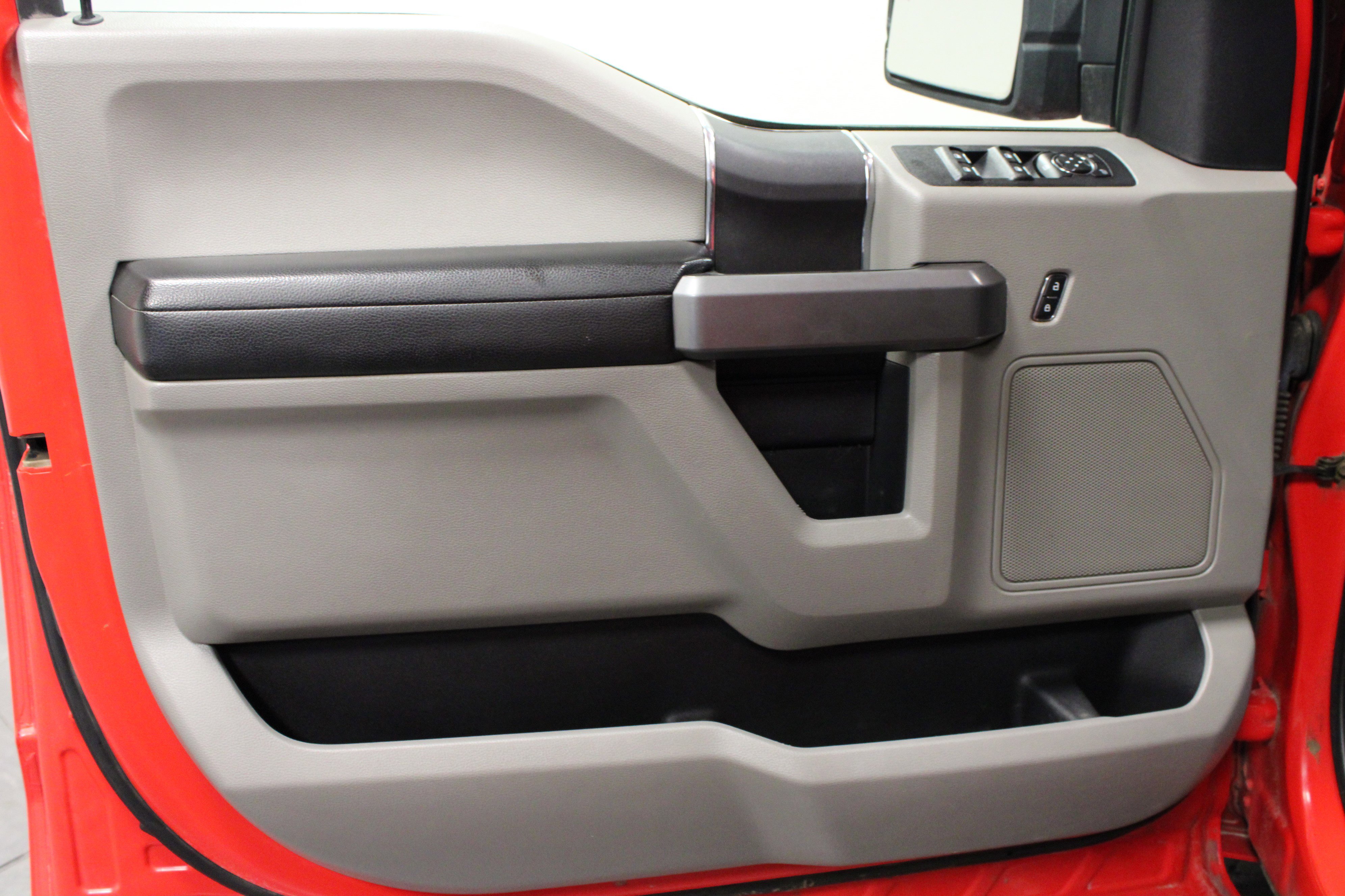 Used 2019 Ford F150 XLT w/ Equipment Group 301A Mid image 8