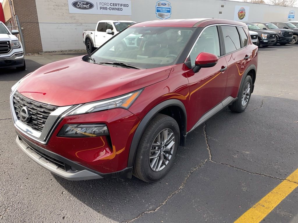 Used 2023 Nissan Rogue S image 1