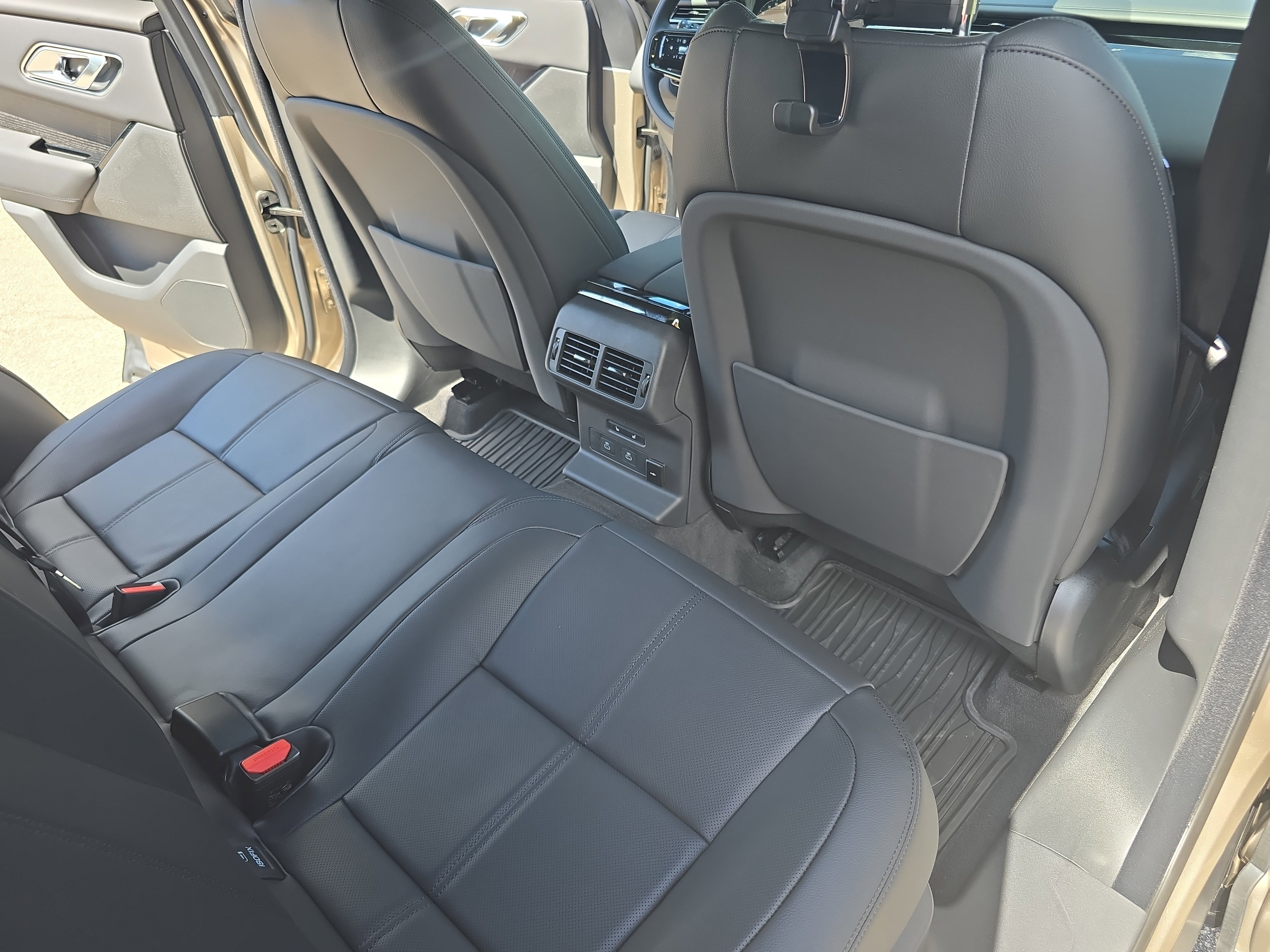 New 2026 Land Rover Range Rover Velar Dynamic SE image 11
