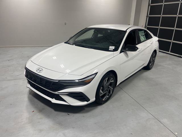 New 2025 Hyundai Elantra Sport w/ Cargo Package image 3