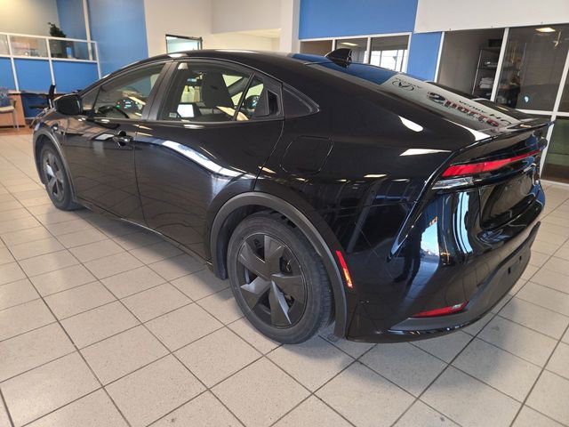 Used 2024 Toyota Prius LE image 6