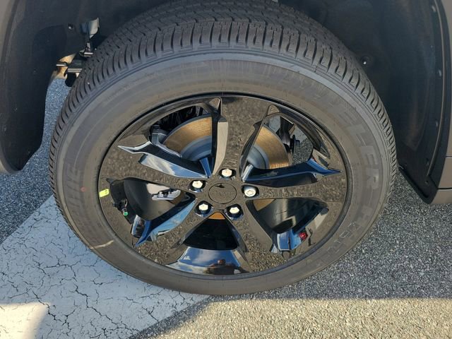 New 2025 Jeep Grand Cherokee Altitude image 5