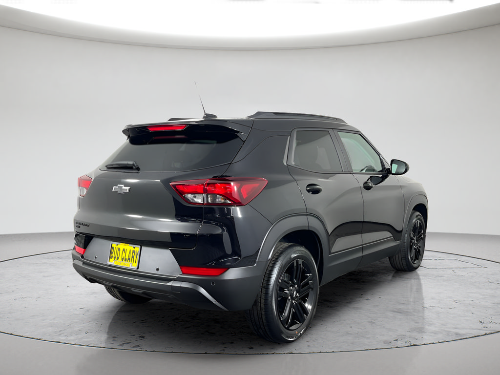 New 2026 Chevrolet TrailBlazer LT w/ Midnight Edition AWD/4WD image 3