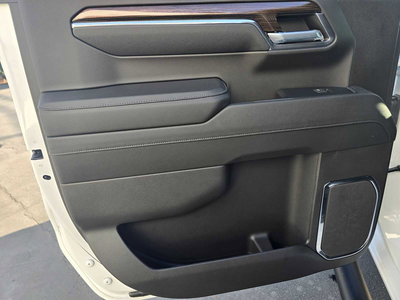 Used 2024 Chevrolet Silverado 1500 LT Trail Boss w/ Convenience Package II image 18