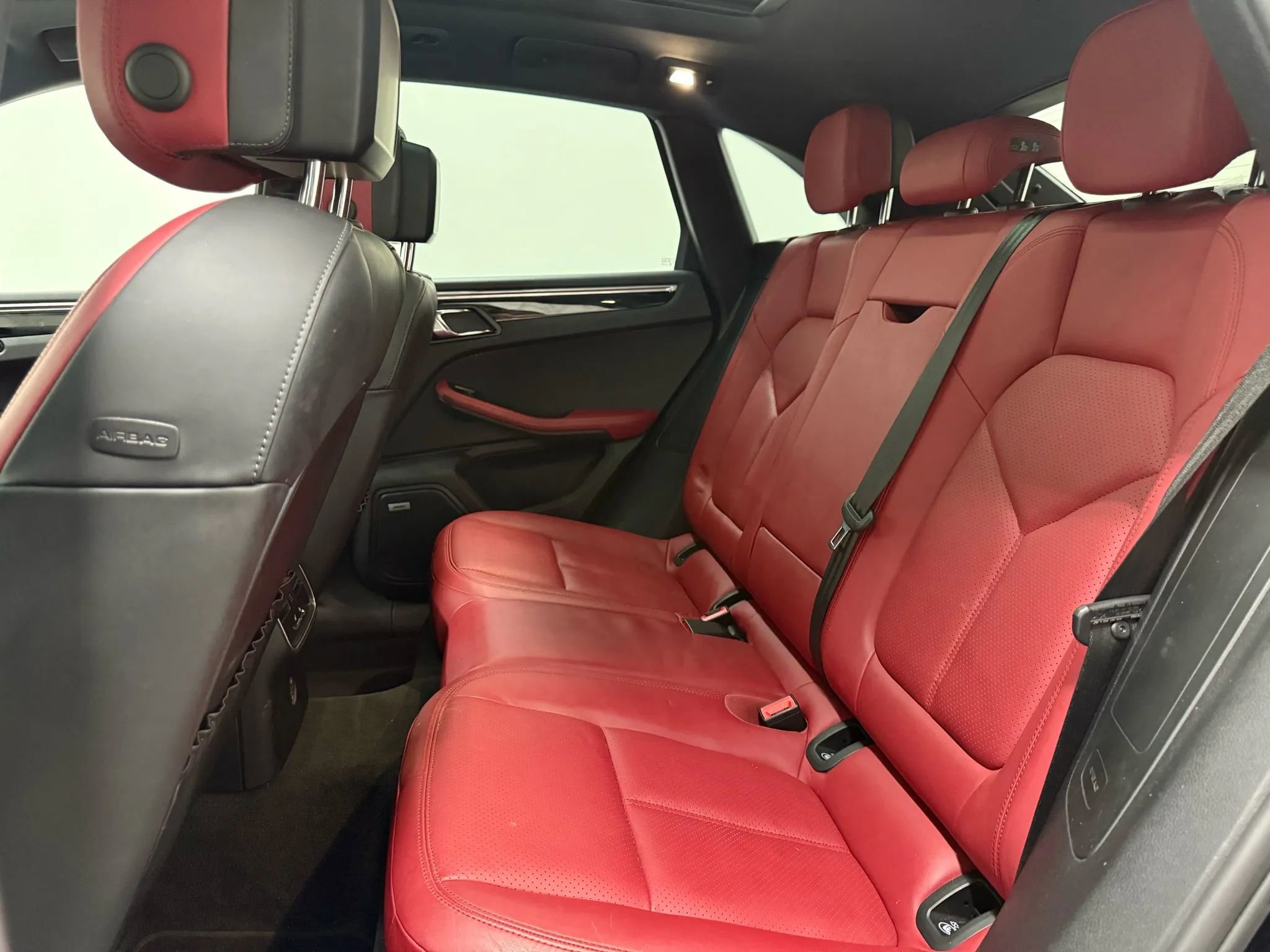 Used 2019 Porsche Macan Sport Edition image 16