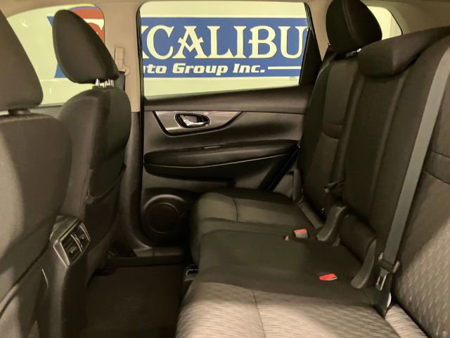 Used 2018 Nissan Rogue SV image 39