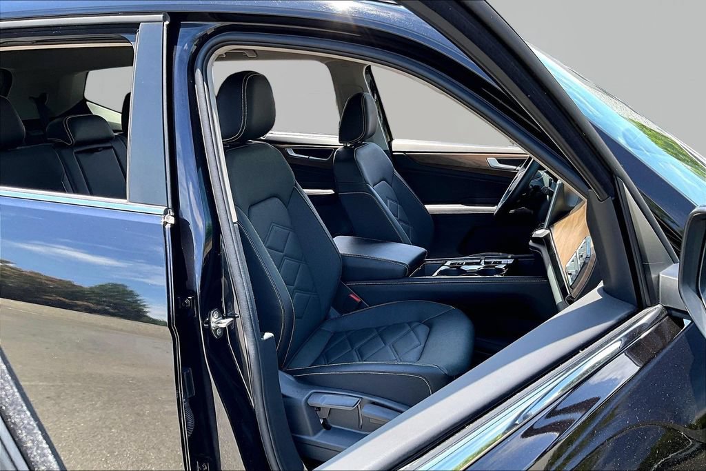 Used 2025 Volkswagen Atlas SE FWD image 20