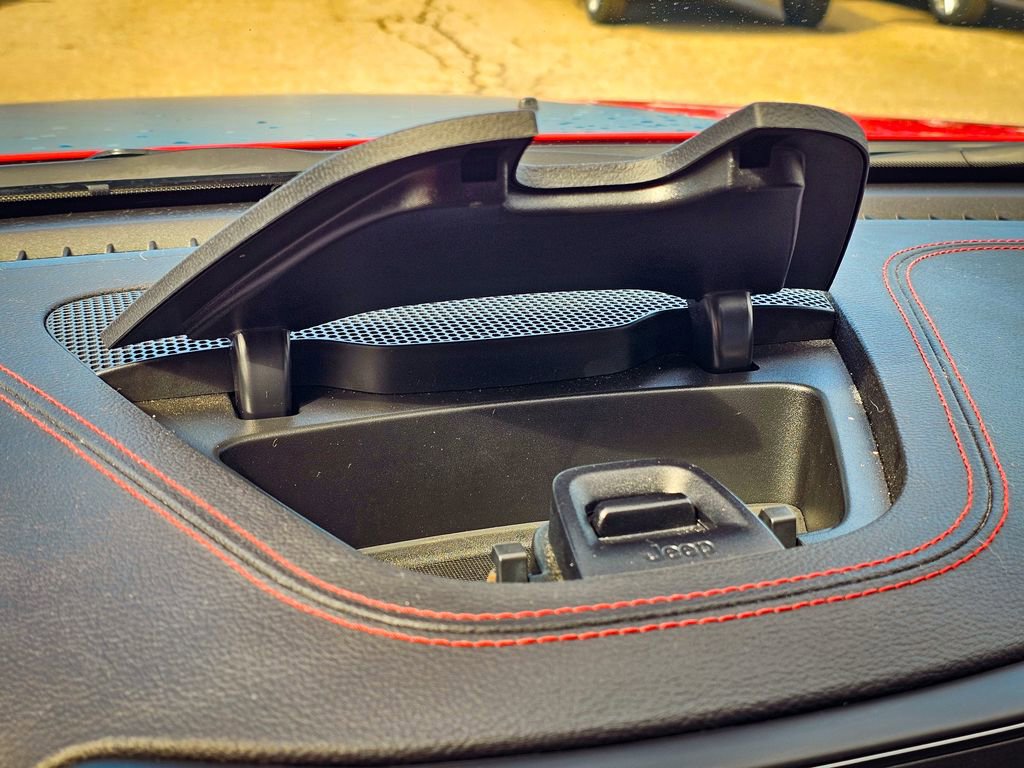 Used 2019 Jeep Cherokee Trailhawk w/ Comfort/Convenience Group image 22