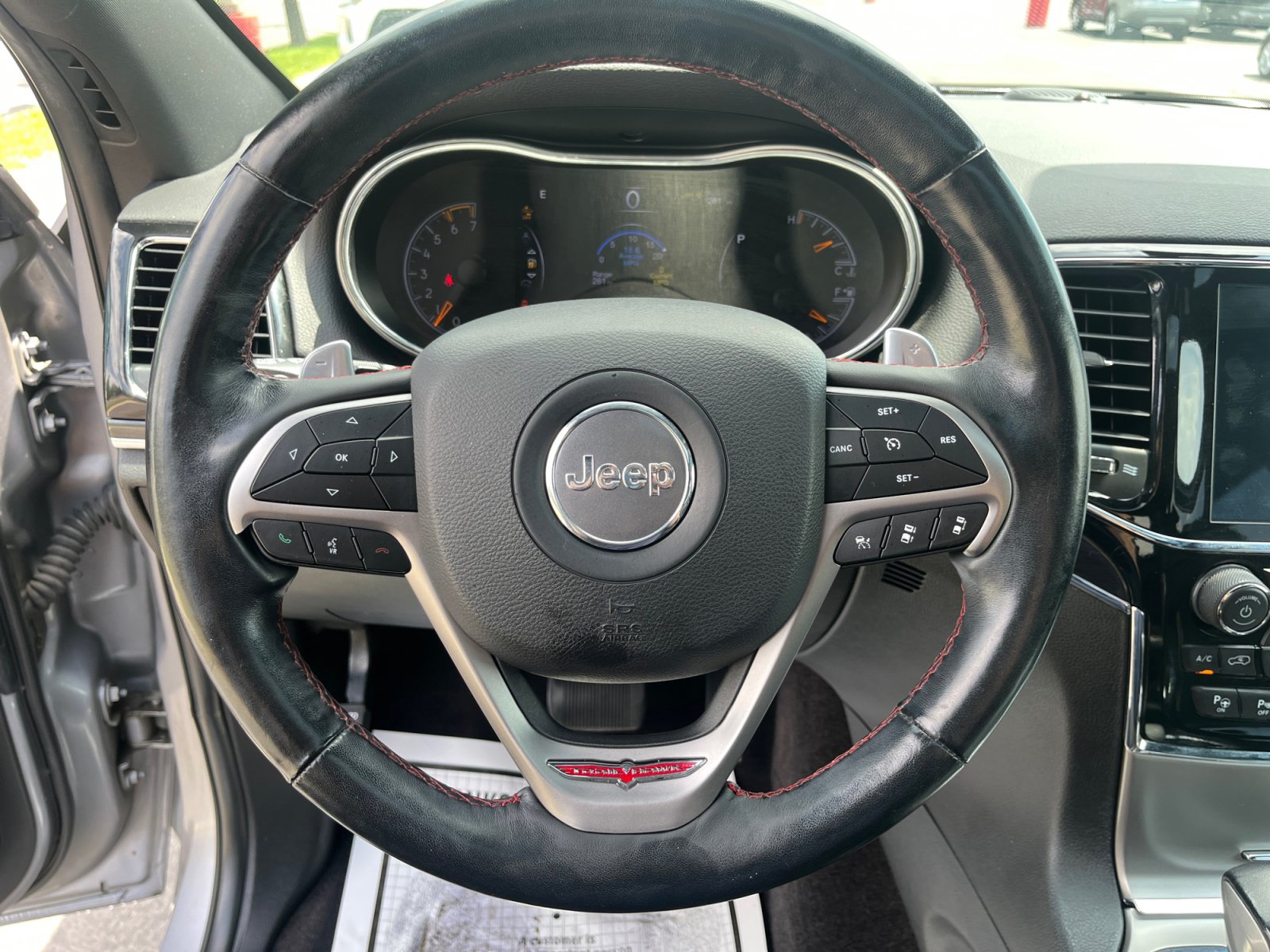 Used 2019 Jeep Grand Cherokee Trailhawk AWD/4WD image 12