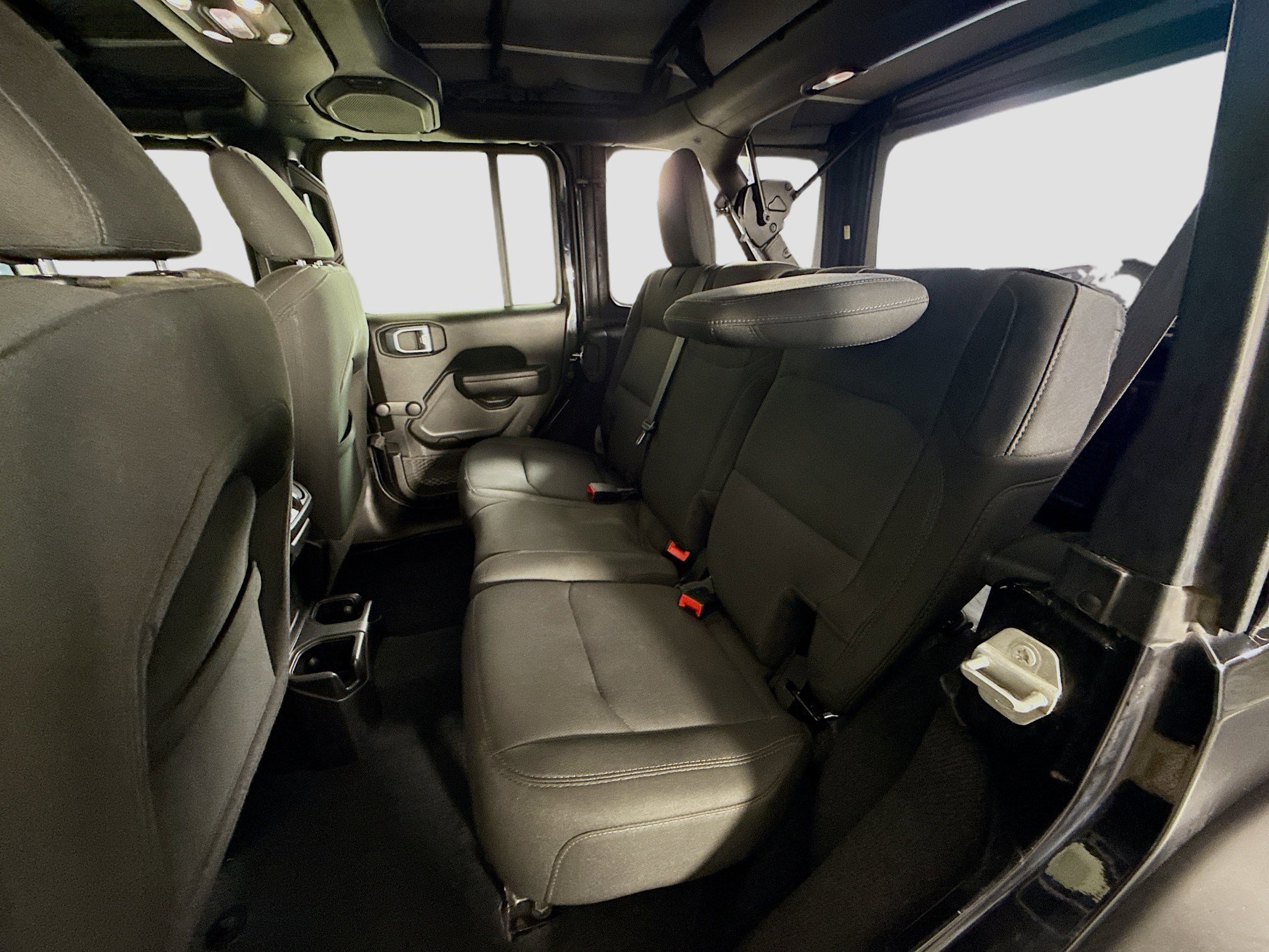 Used 2022 Jeep Wrangler Unlimited Sport image 25