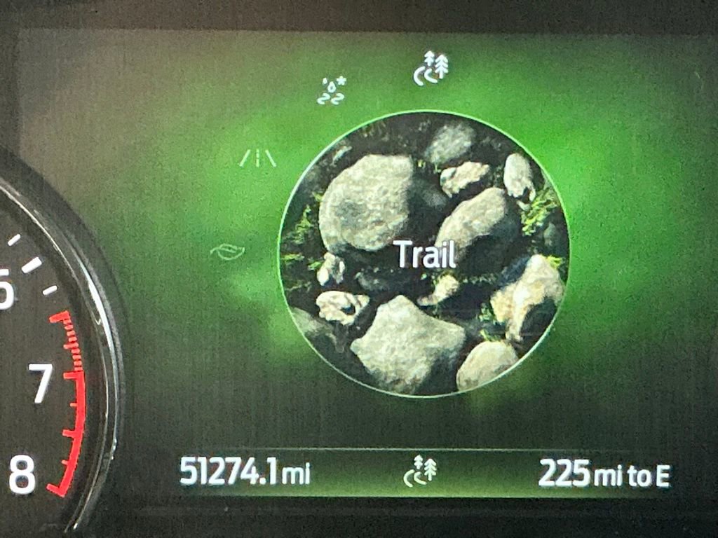 Used 2021 Ford Explorer XLT w/ Equipment Group 202A image 30