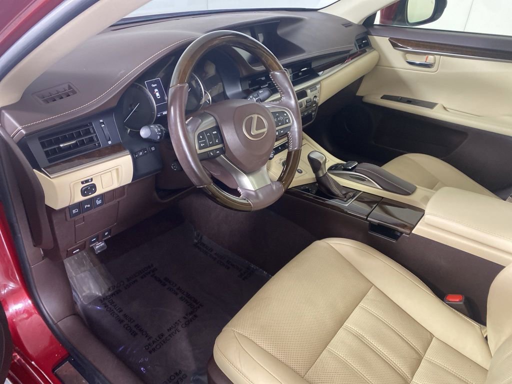 Used 2016 Lexus ES 350 w/ Luxury Package w/Wood Trim image 11