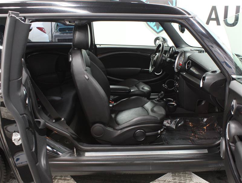 Used 2014 MINI Cooper Clubman S FWD image 11