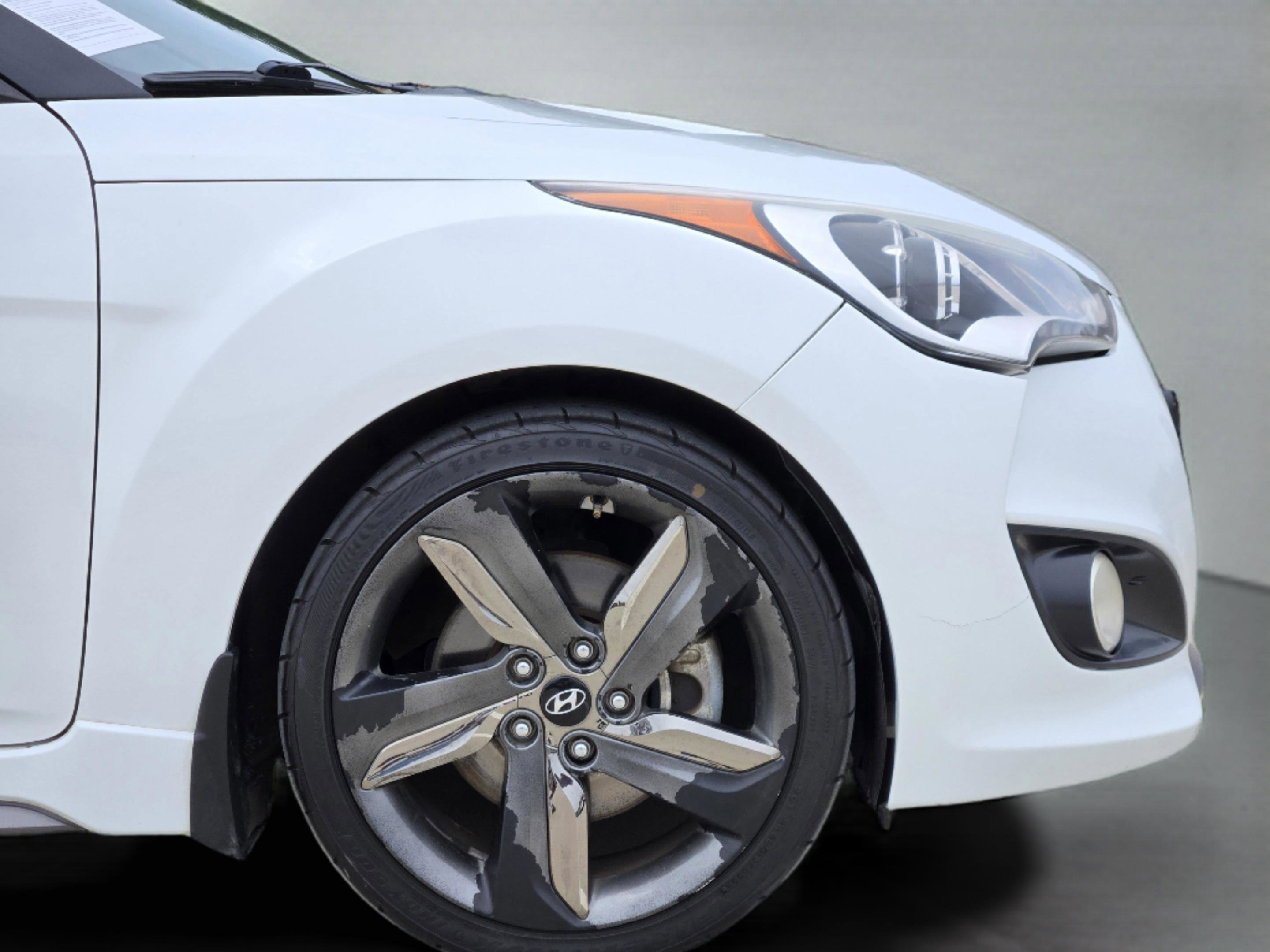 Used 2015 Hyundai Veloster Turbo FWD image 30