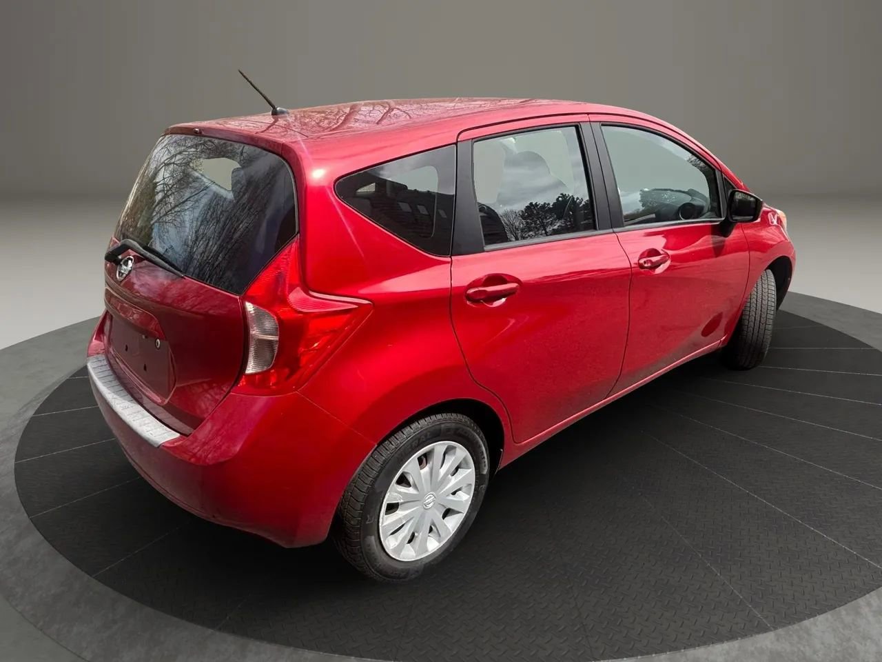 Used 2015 Nissan Versa Note S FWD image 31