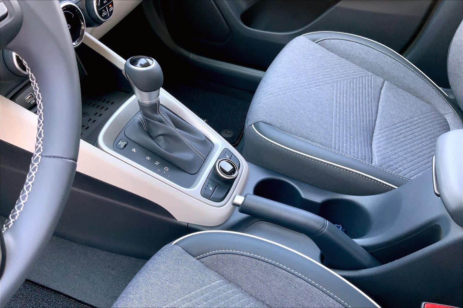 New 2026 Hyundai Venue SEL FWD image 8