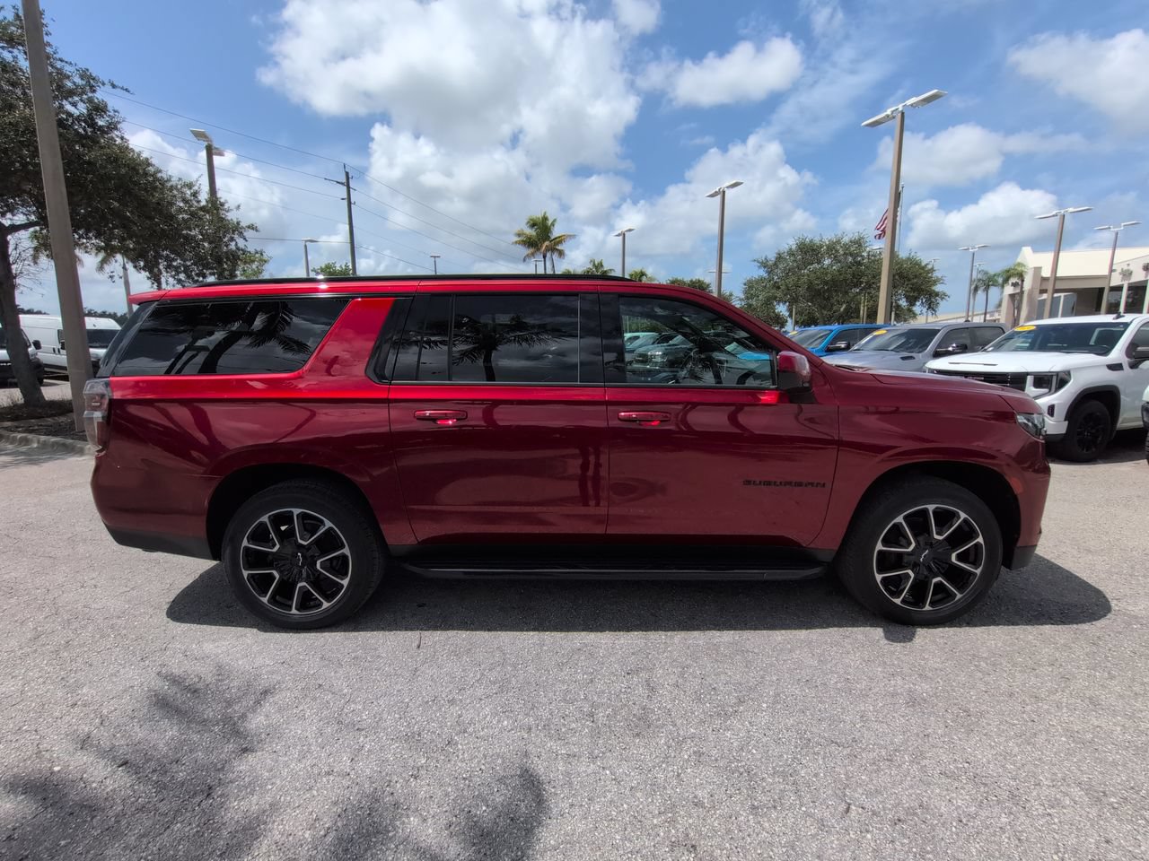 Used 2021 Chevrolet Suburban RST RWD image 4