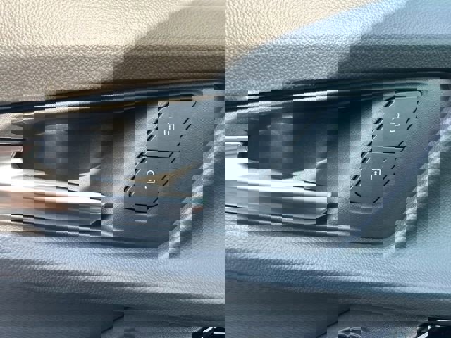 New 2026 Chevrolet Equinox LT w/ Convenience Package II image 24