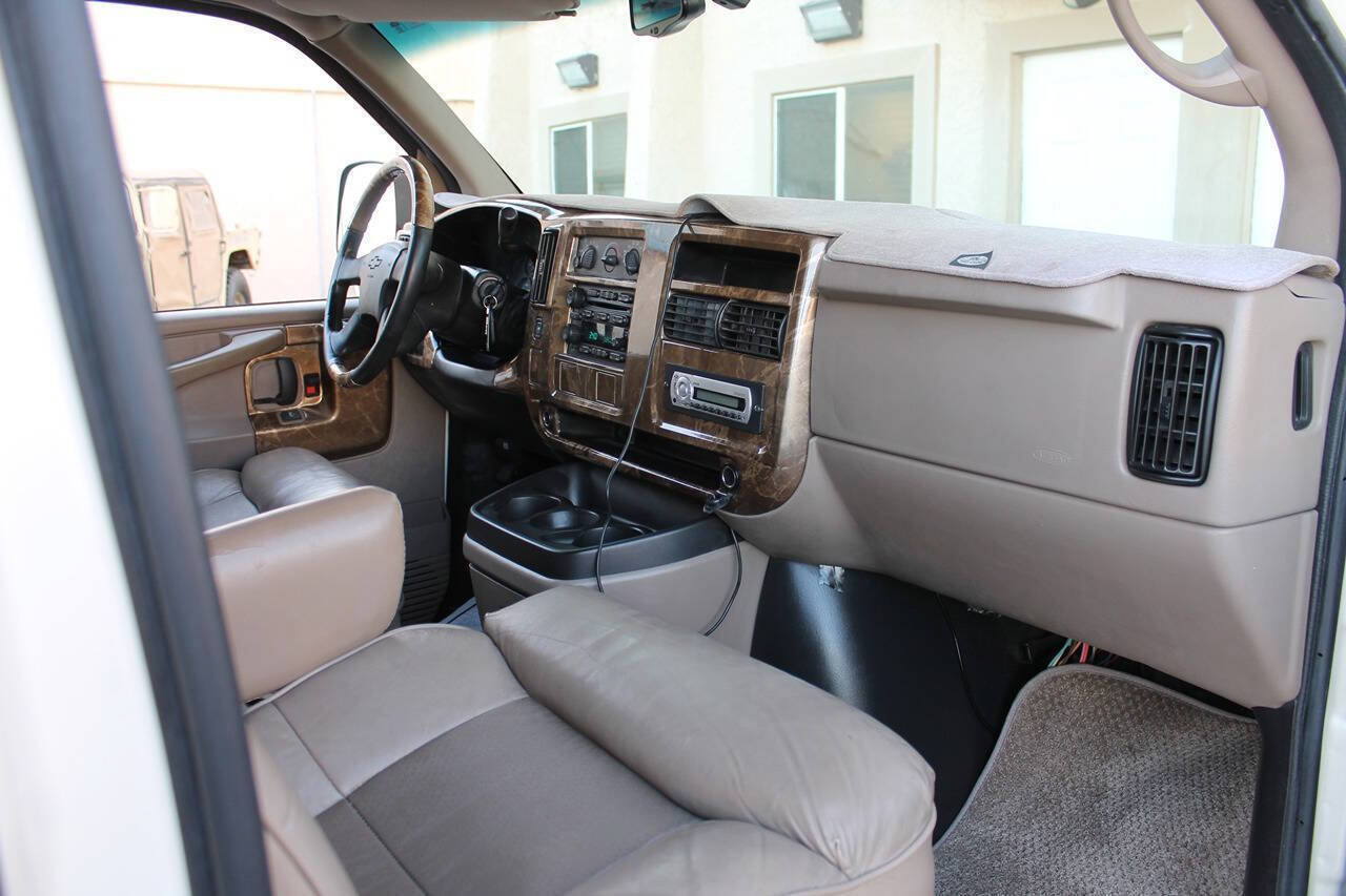 Used 2006 Chevrolet Express 1500 RWD image 49