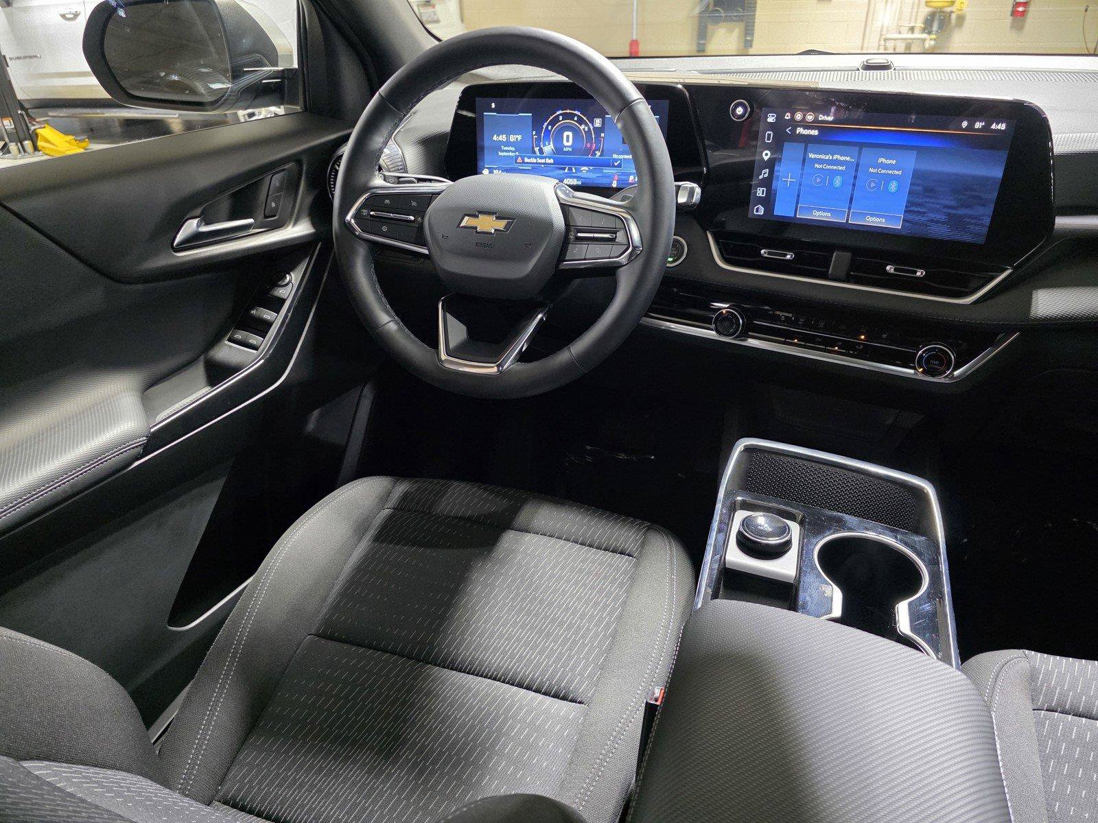 Used 2026 Chevrolet Equinox LT w/ Safety and Technology Package FWD image 19