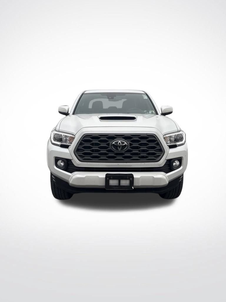 Used 2022 Toyota Tacoma TRD Sport w/ Technology Package AWD/4WD image 8