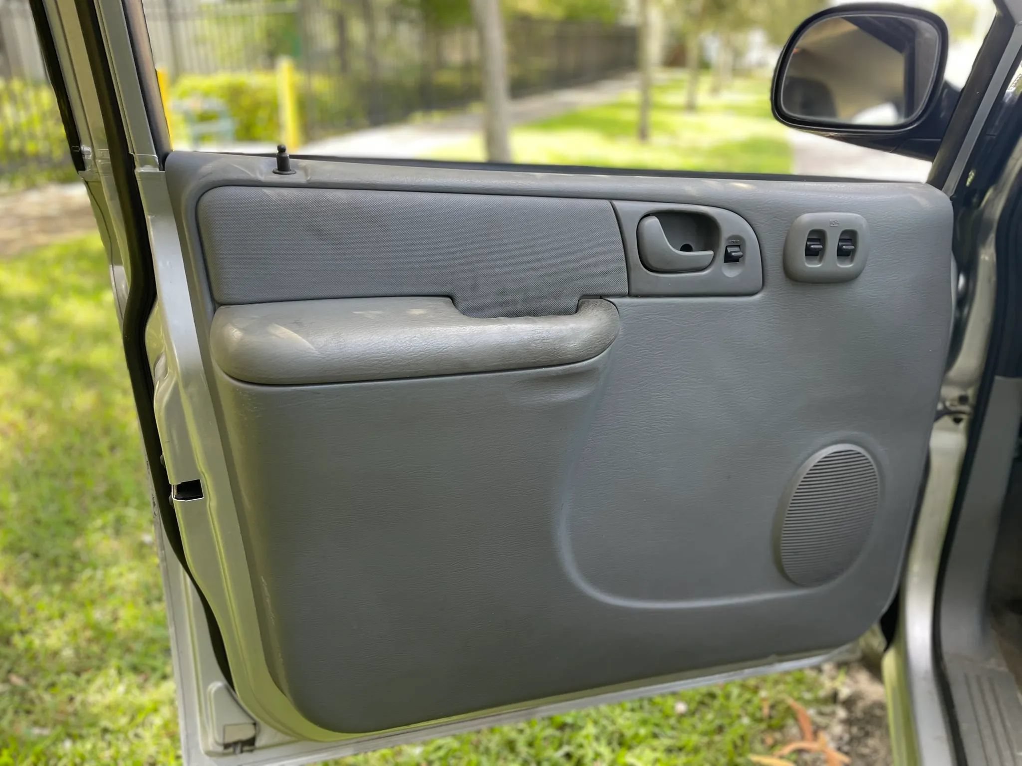 Used 2005 Dodge Caravan SE w/ Popular Equipment Group FWD image 24