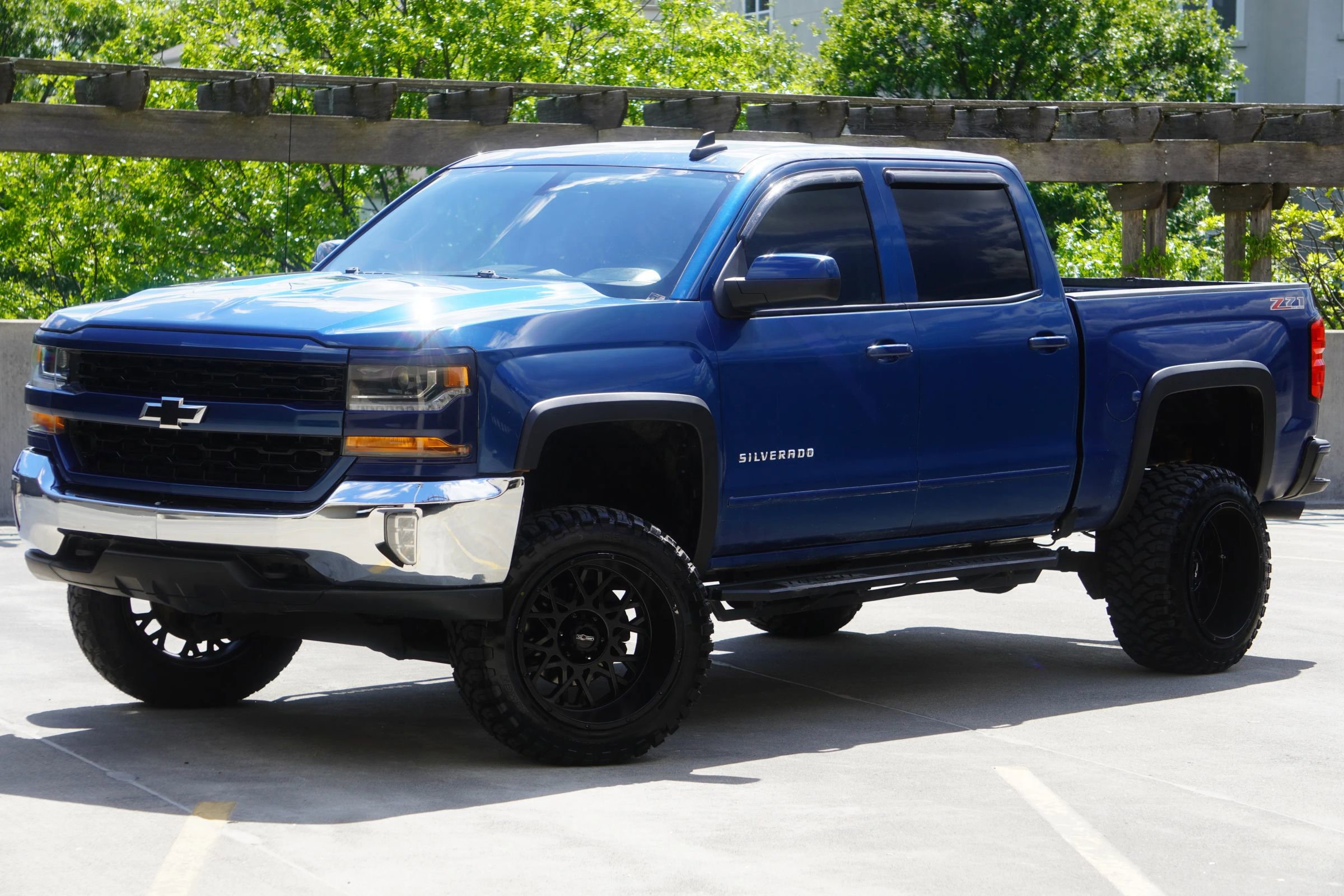 Used 2017 Chevrolet Silverado 1500 LT w/ All Star Edition AWD/4WD image 3