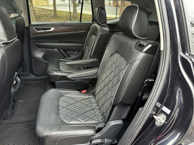 Used 2024 Volkswagen Atlas SEL Premium R-Line image 38