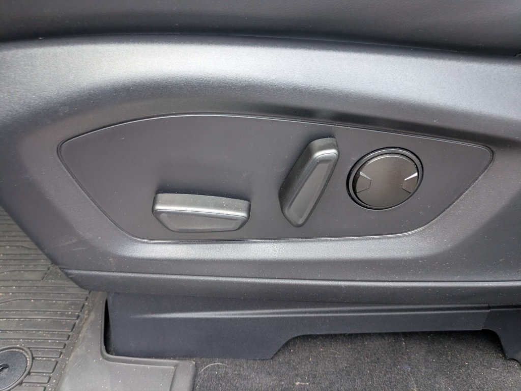 New 2025 Ford Explorer ST-Line w/ Premium Package RWD image 46